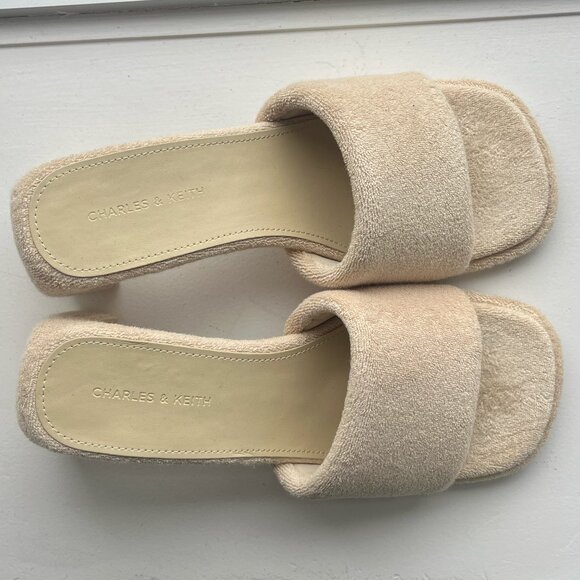 Charles & Keith Textured Heeled Mules - Picture 3 of 4